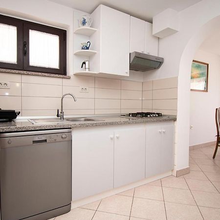 Holiday Apartment 50M From The Beach Pjescana Uvala Eksteriør bilde