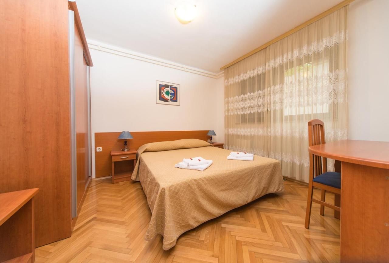 Holiday Apartment 50M From The Beach Pjescana Uvala Eksteriør bilde