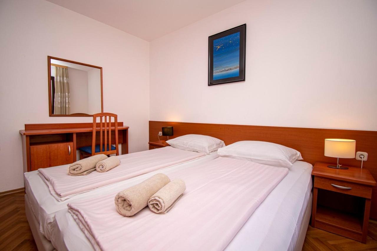 Holiday Apartment 50M From The Beach Pjescana Uvala Eksteriør bilde
