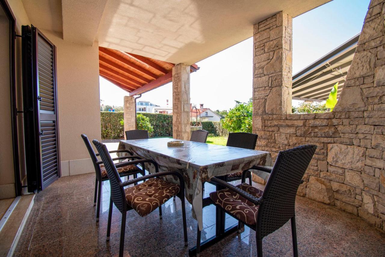 Holiday Apartment 50M From The Beach Pjescana Uvala Eksteriør bilde