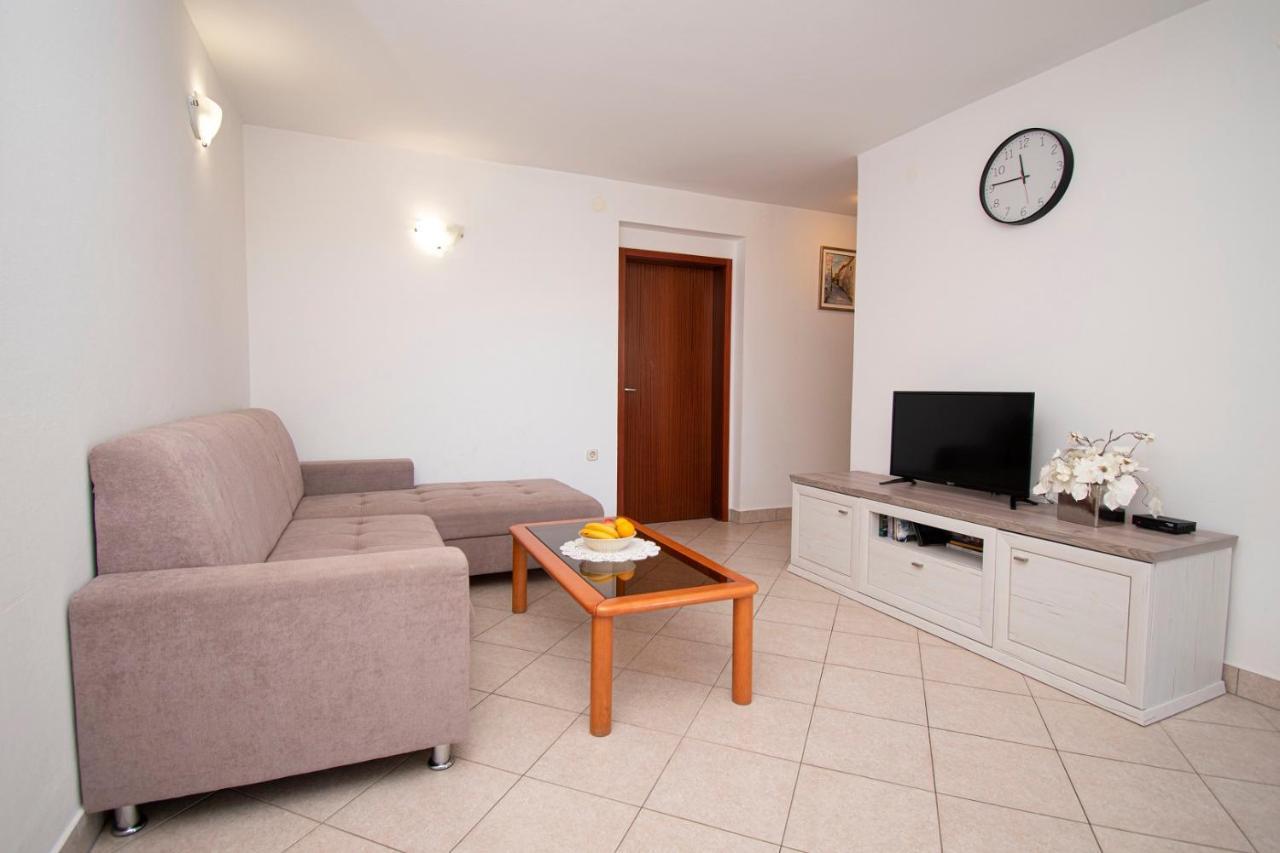 Holiday Apartment 50M From The Beach Pjescana Uvala Eksteriør bilde
