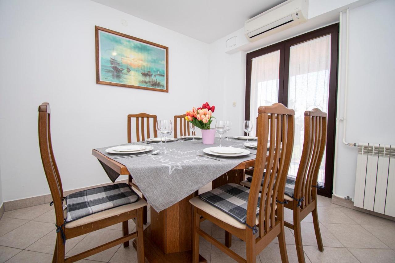 Holiday Apartment 50M From The Beach Pjescana Uvala Eksteriør bilde