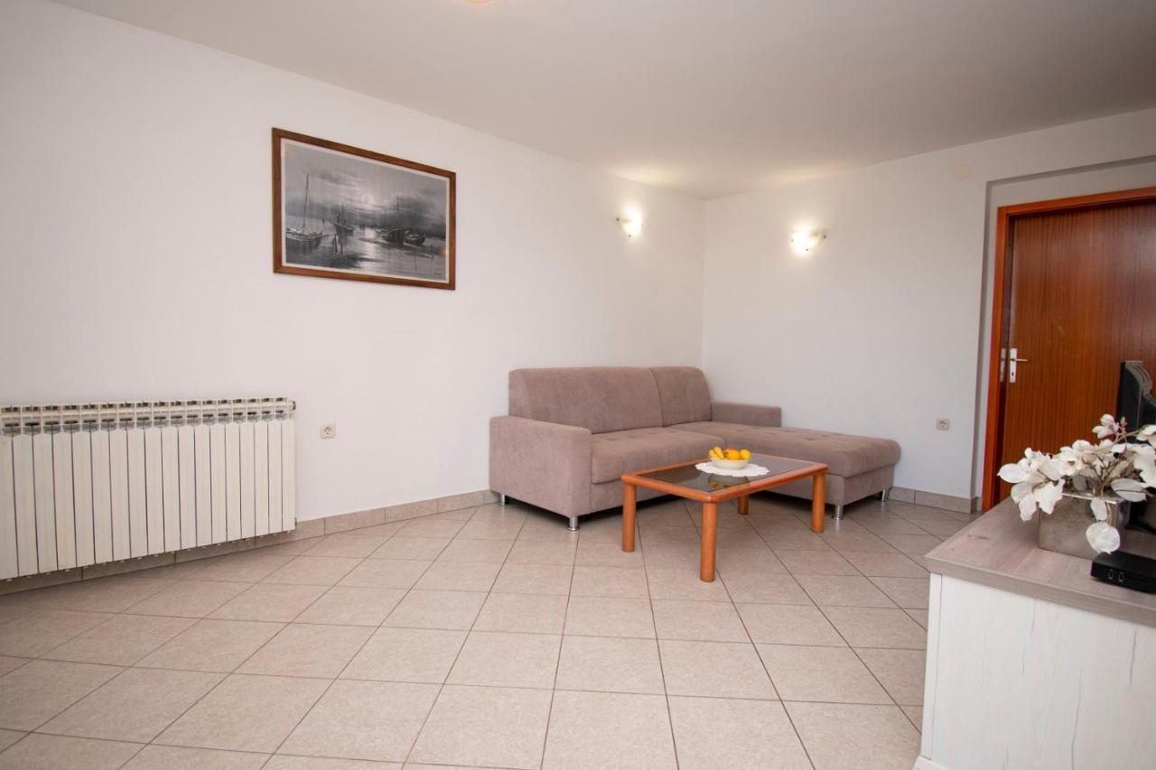 Holiday Apartment 50M From The Beach Pjescana Uvala Eksteriør bilde
