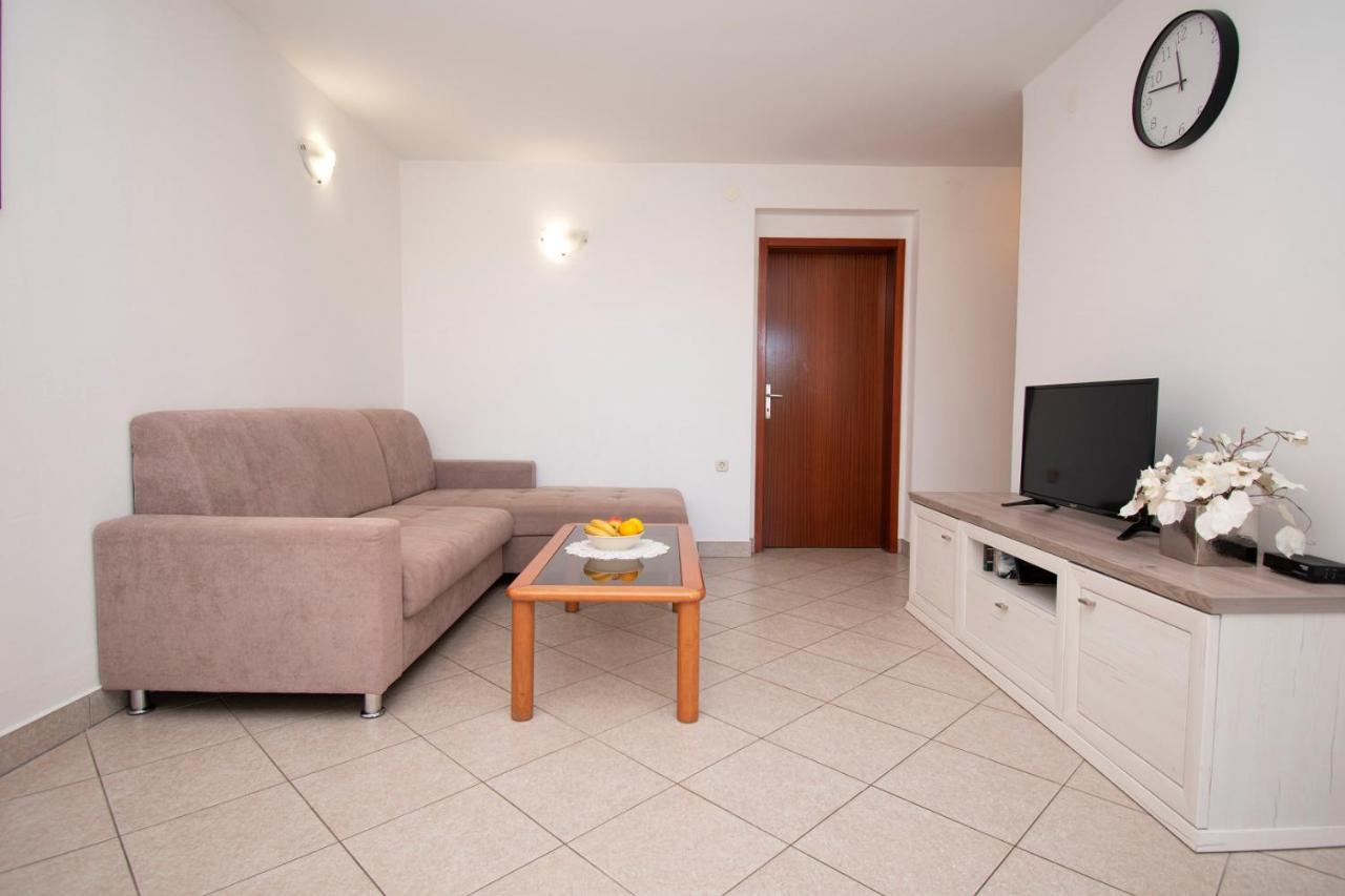 Holiday Apartment 50M From The Beach Pjescana Uvala Eksteriør bilde